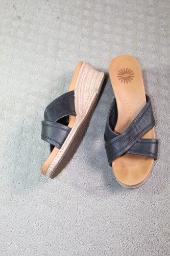 Ugg size black crossband - size,