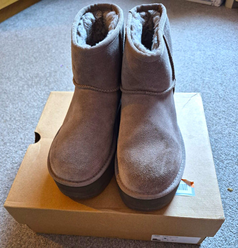 Ugg classic platform boots - boots, –